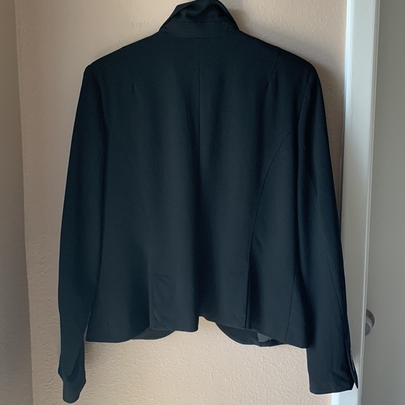 SHE SAID… Black Short Blazer Jacket - Picture 6 of 7